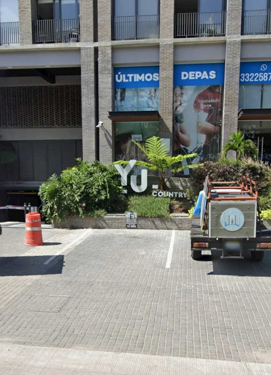 RENTO LOCAL EN CONDOMINIO YU COUNTRY - Local Comercial en México - Foto 1
