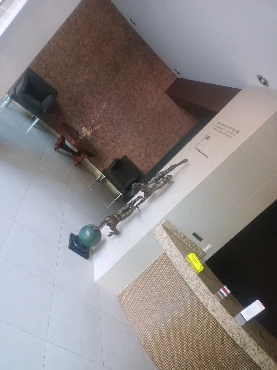 ¡SE RENTA CORPORATIVO COMPLETO EN PLAZA BONITA! - Local Comercial en México - Foto 4