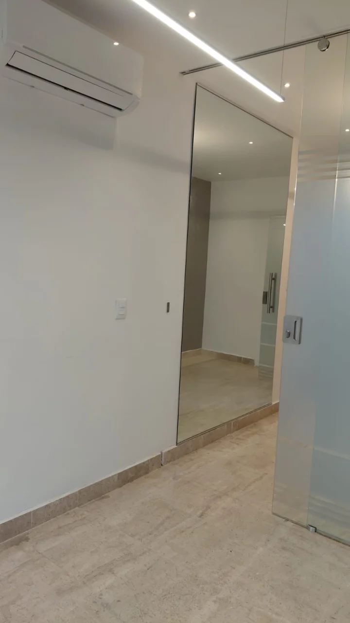 RENTA CONSULTORIO EN HOSPITAL TERRANOVA - Local Comercial en México - Foto 4