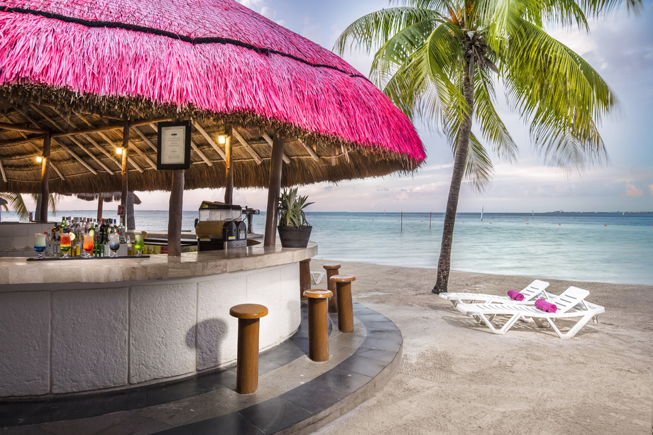 Restaurantes y Bares del Hotel Oasis Palm